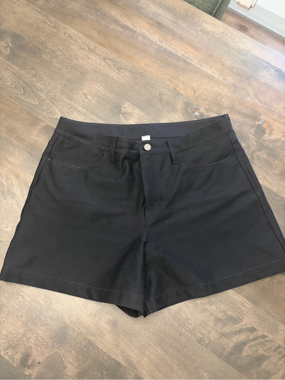 Lululemon EasyFive Mid-Rise Short 4.5”